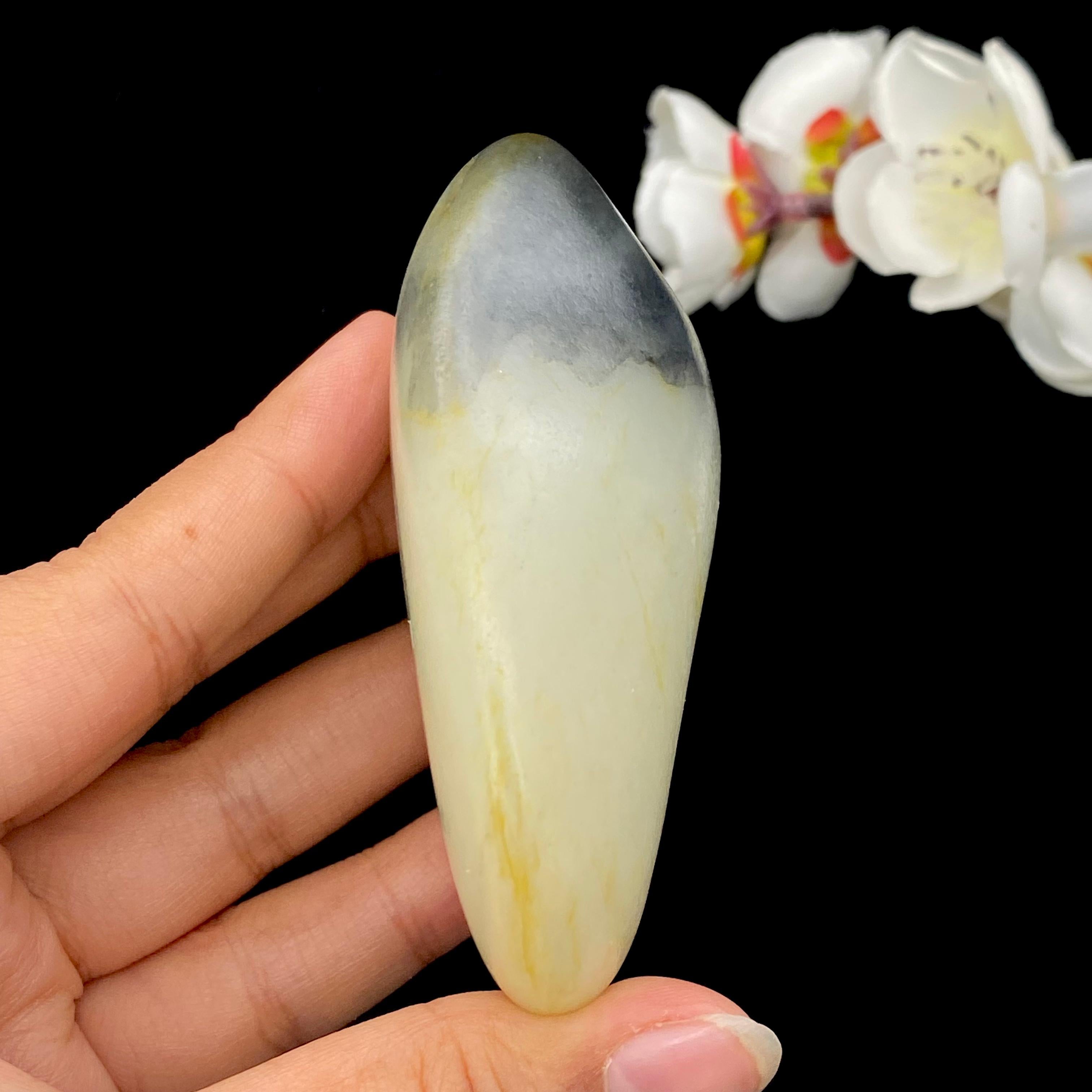 和田玉洒金皮青花籽料手把件（194.8g）