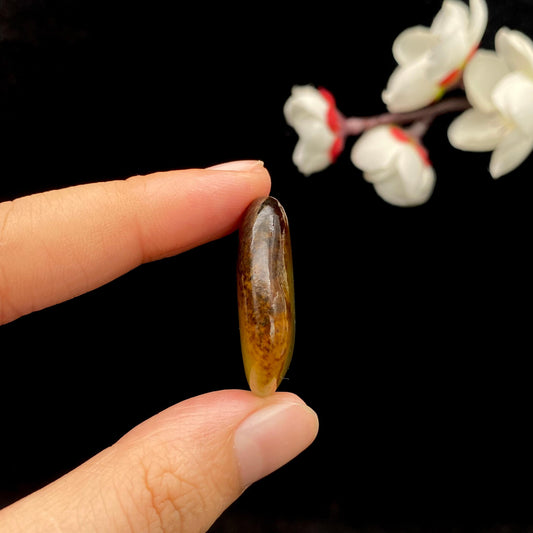 和田玉聚黑皮籽料原石（9.5g）