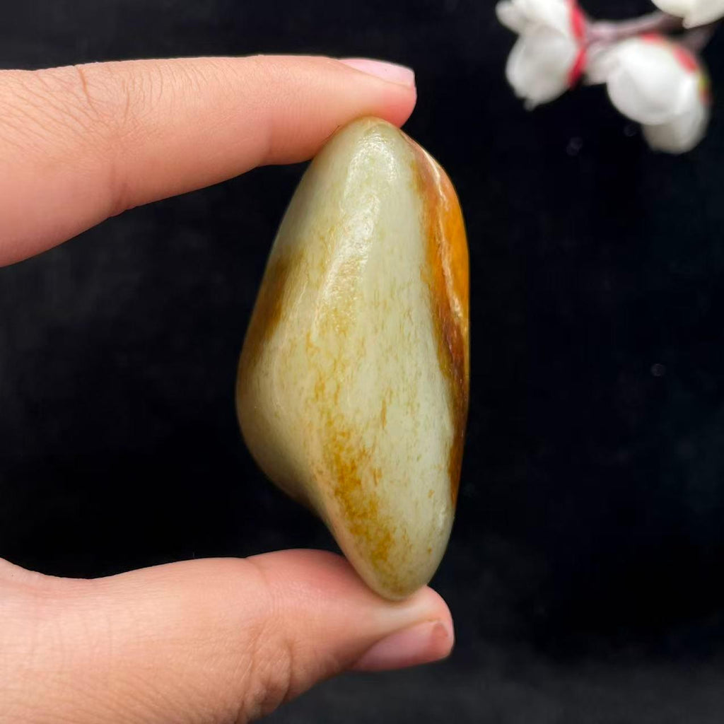 和田玉黄皮籽料（102.5g）