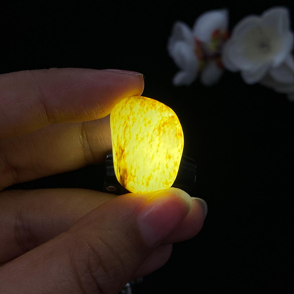 和田玉洒金皮籽料（8.2g）