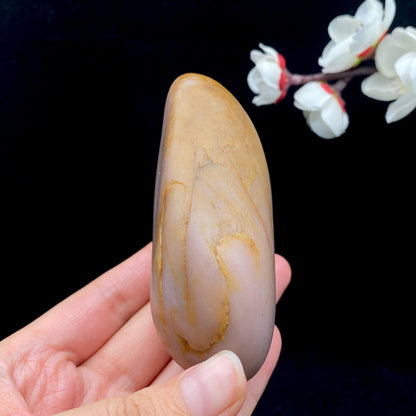 和田玉桃花玉籽料原石（236.1g）