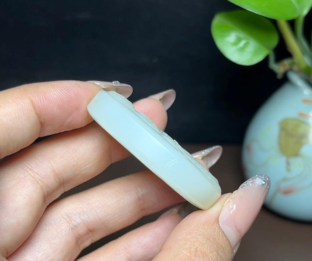 新疆和田玉且末料羊脂玉观音（29.6g）