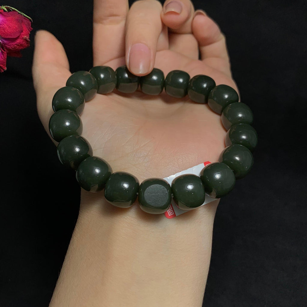 收藏级和田玉籽料沙枣青老型珠手串（67.6g）