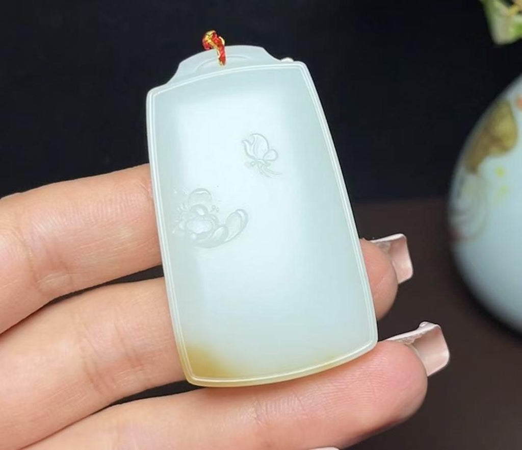 新疆和田玉且末料羊脂玉花开富贵平安牌（38.6g）