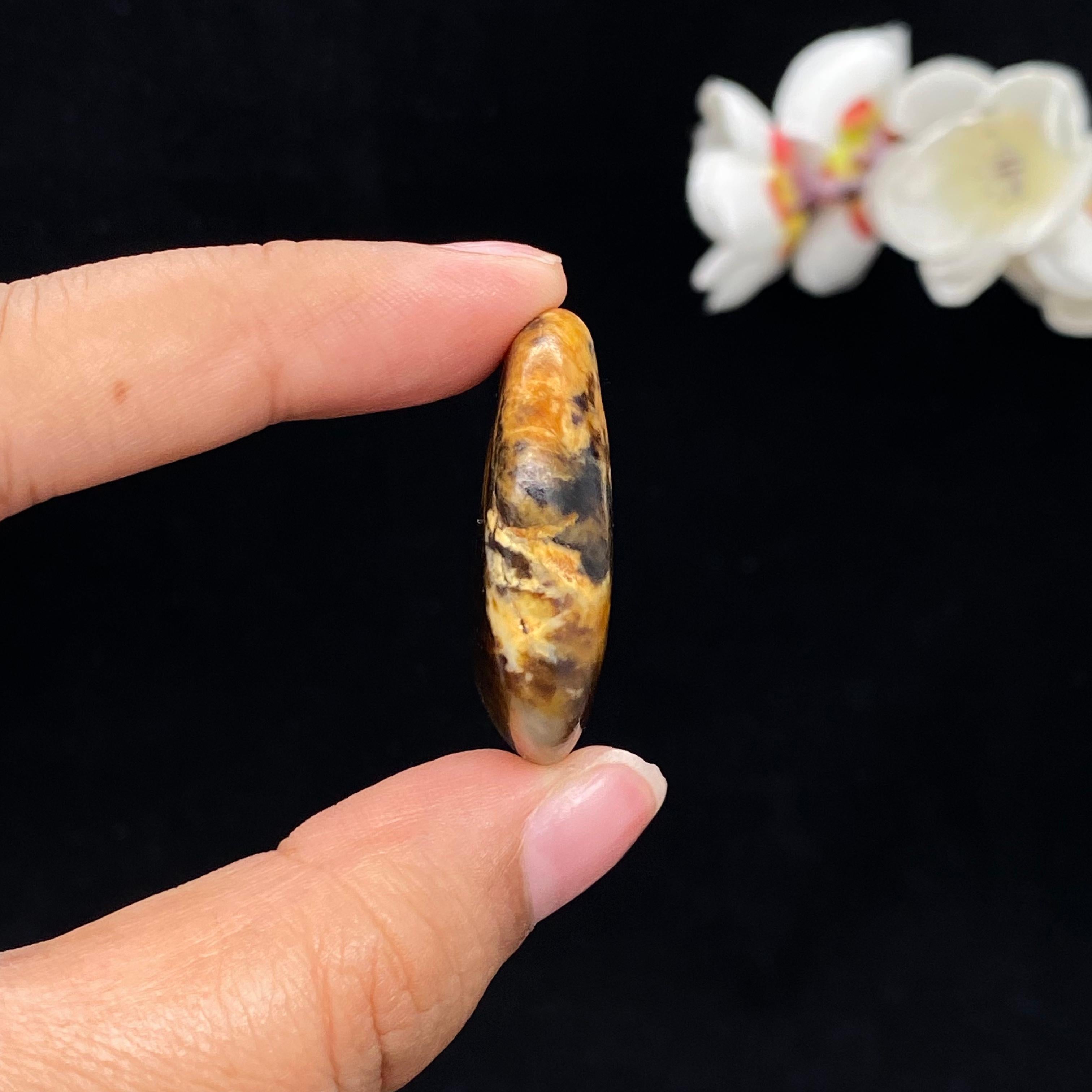 和田玉秋梨皮籽料挂件（16.3g）