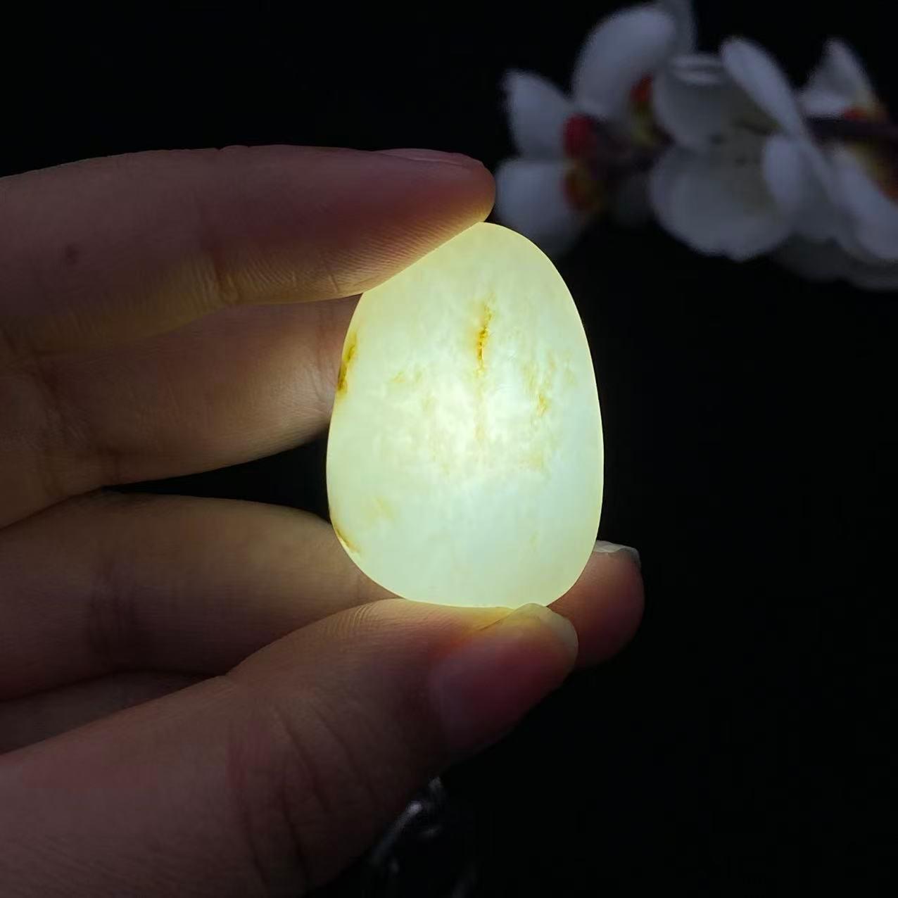 和田玉秋梨皮籽料吊坠籽（13.1g）
