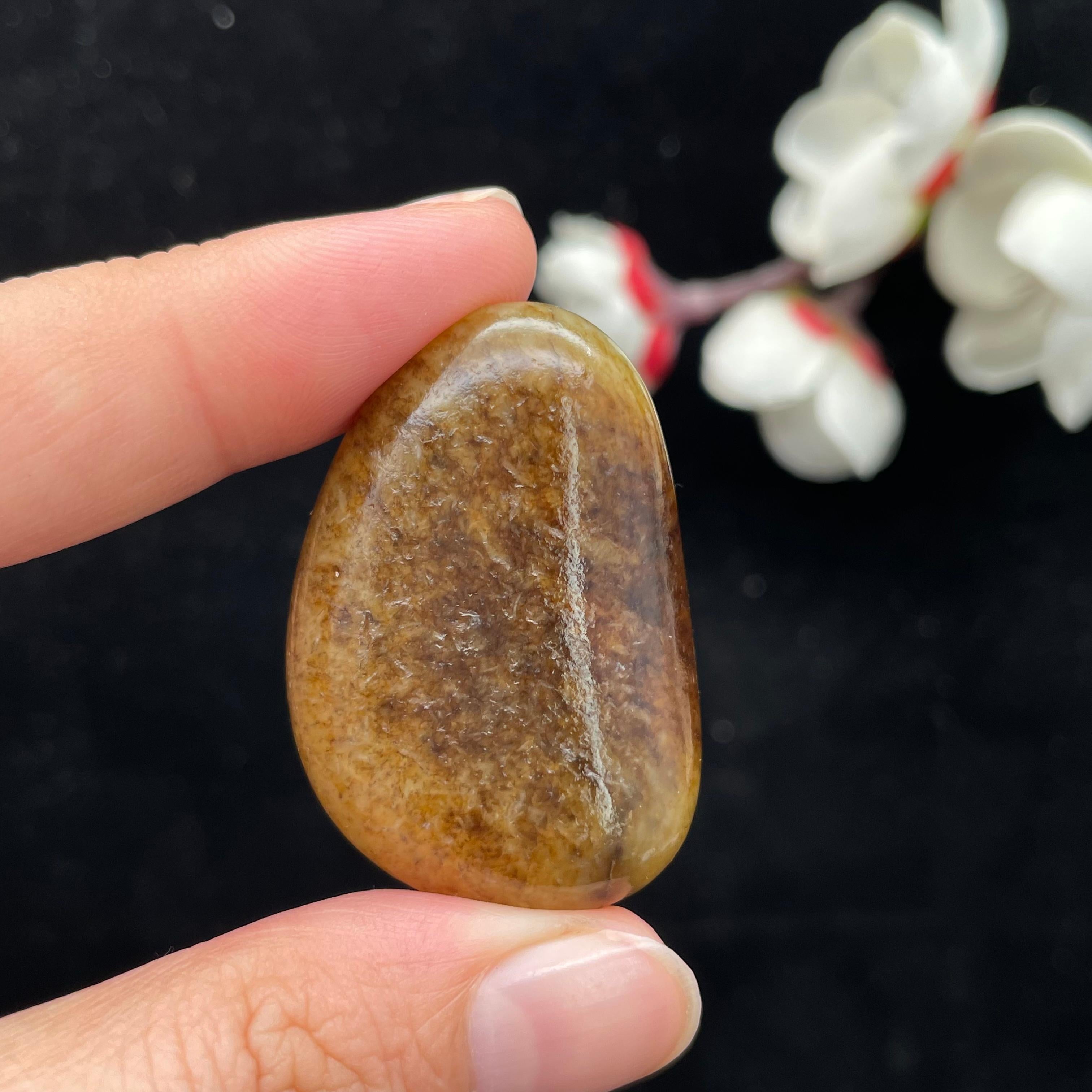 和田玉秋梨皮籽料挂件（24.6g）