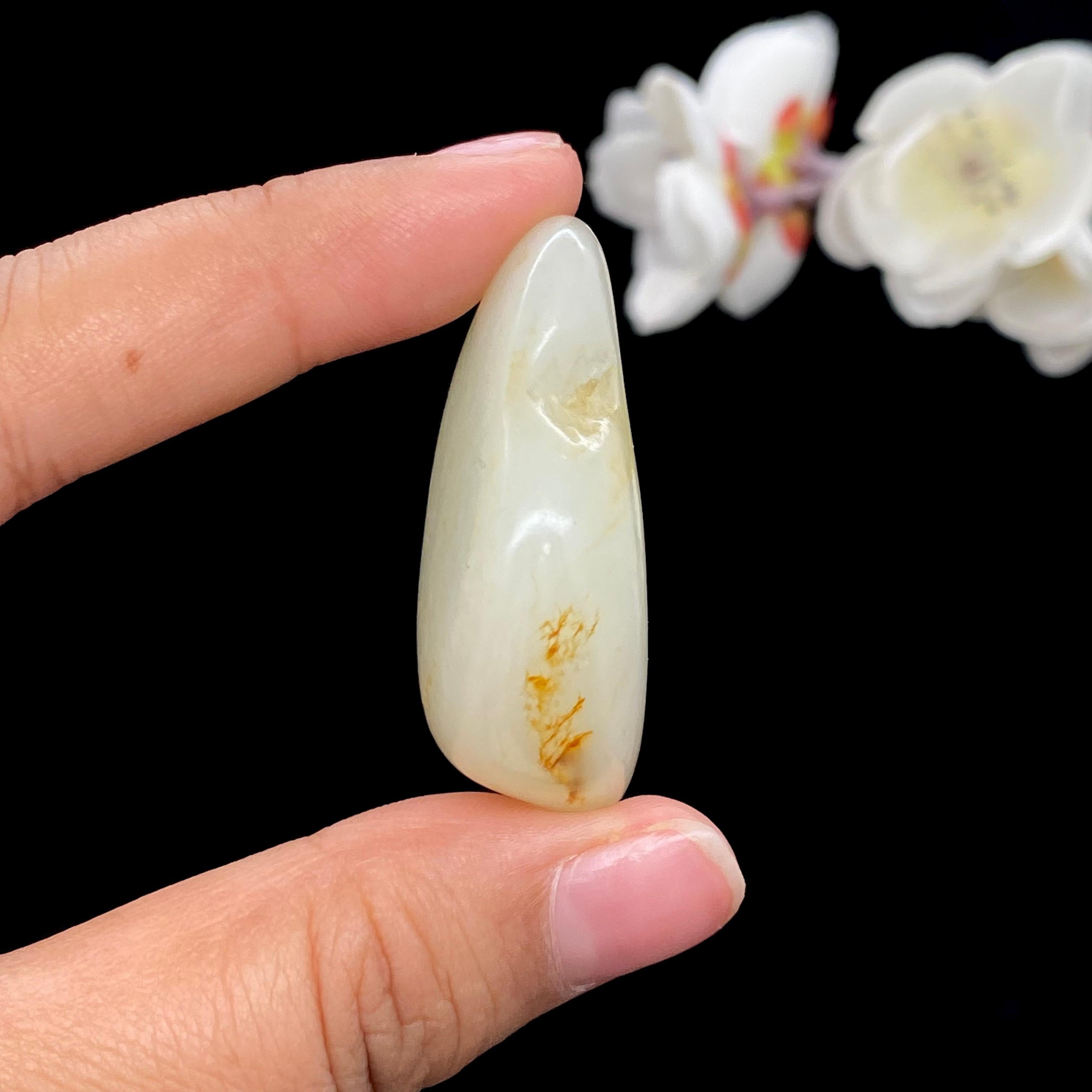 和田玉白玉带洒金皮籽料（29.4g）