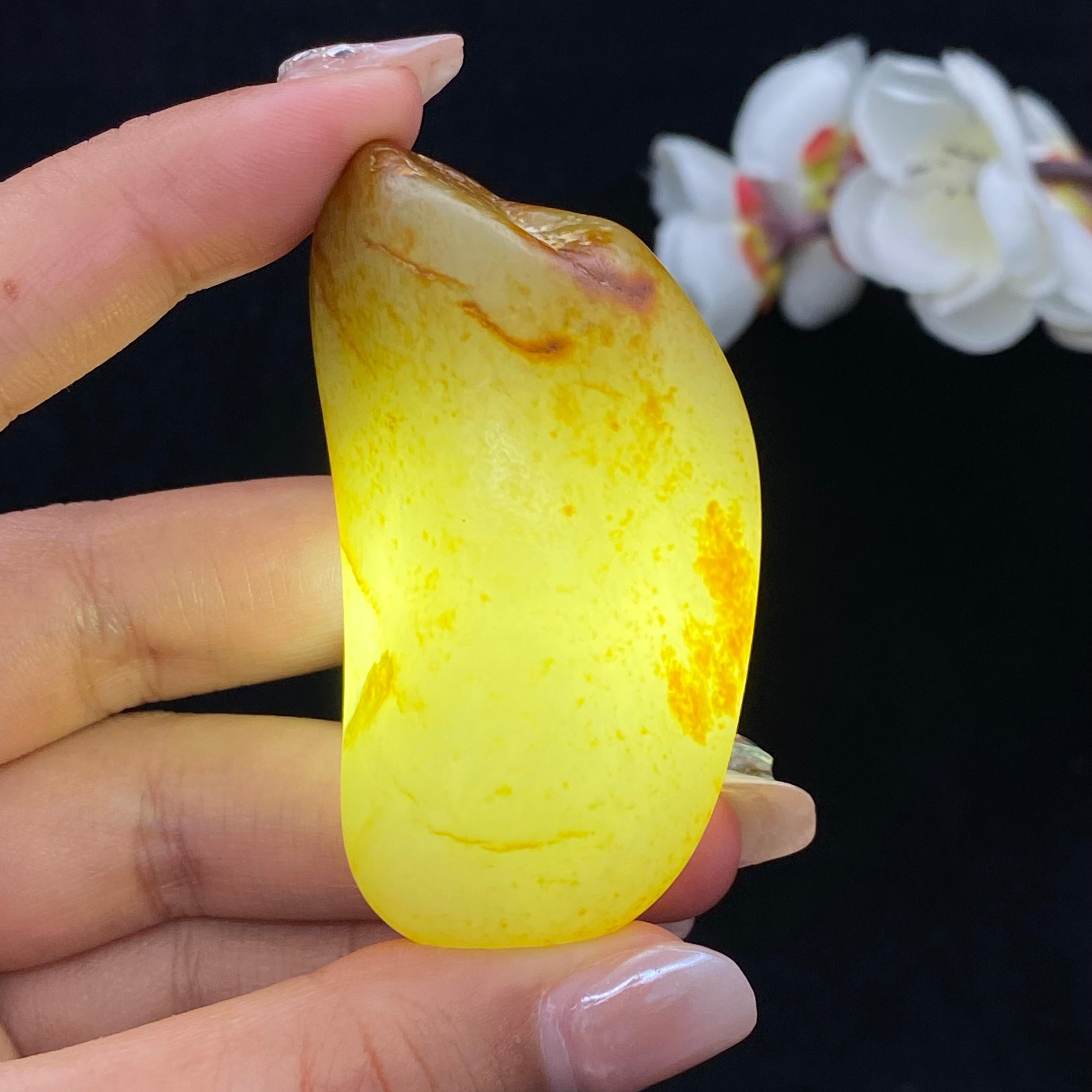 和田玉洒金皮籽料手把件（64.8g）
