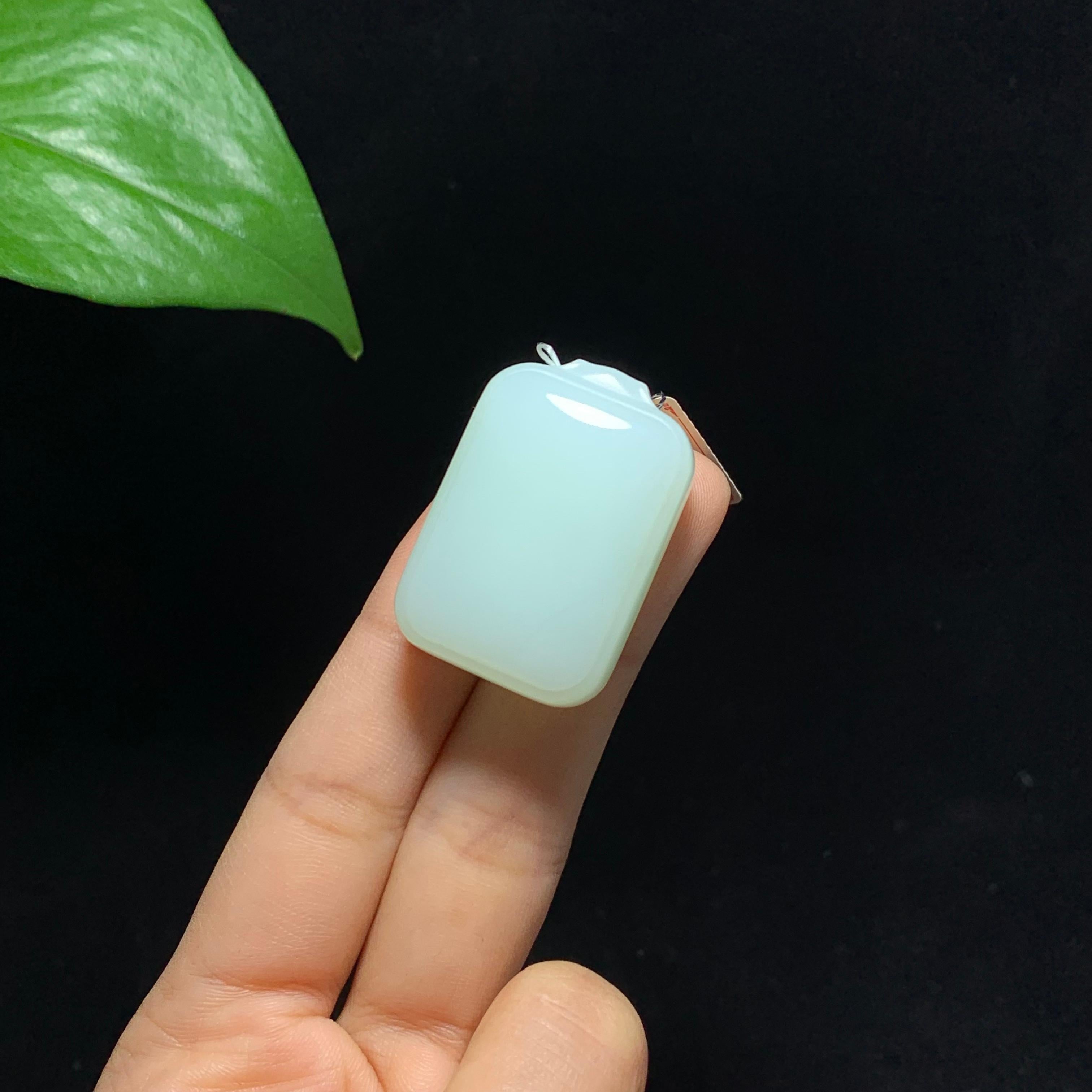 高品质和田山料羊脂白玉无事牌挂件（26.0g）