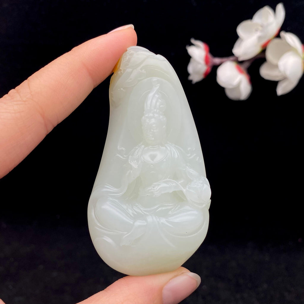 和田玉白玉籽料【观音】（58.3g）