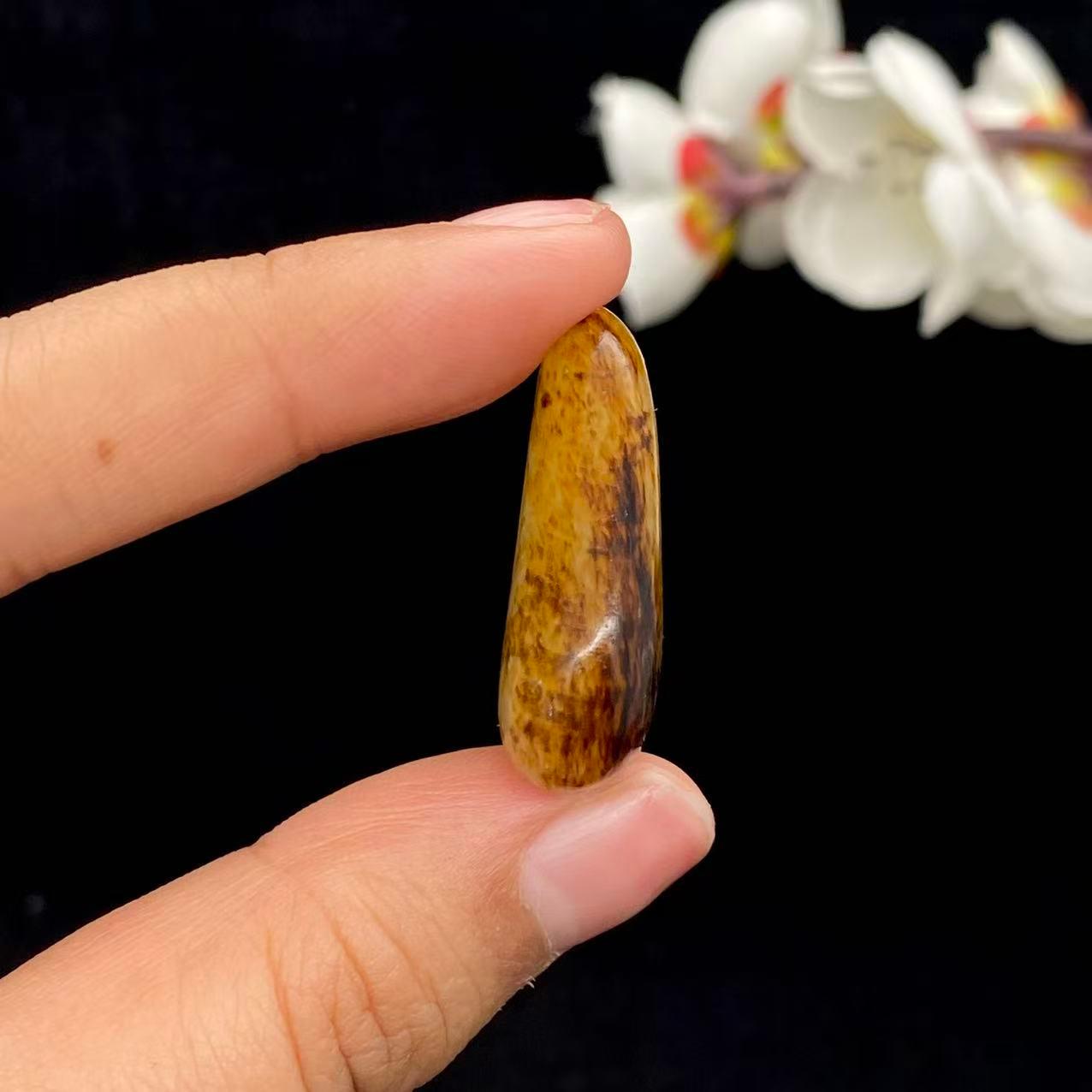 和田玉秋梨皮籽料吊坠籽（14.5g）