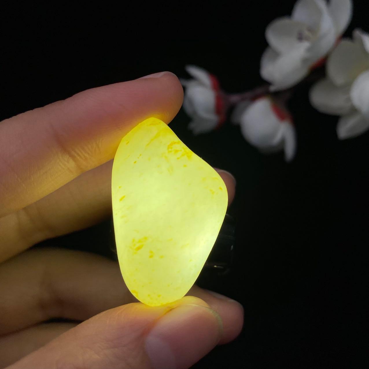 和田玉洒金皮籽料吊坠籽（14.2g）