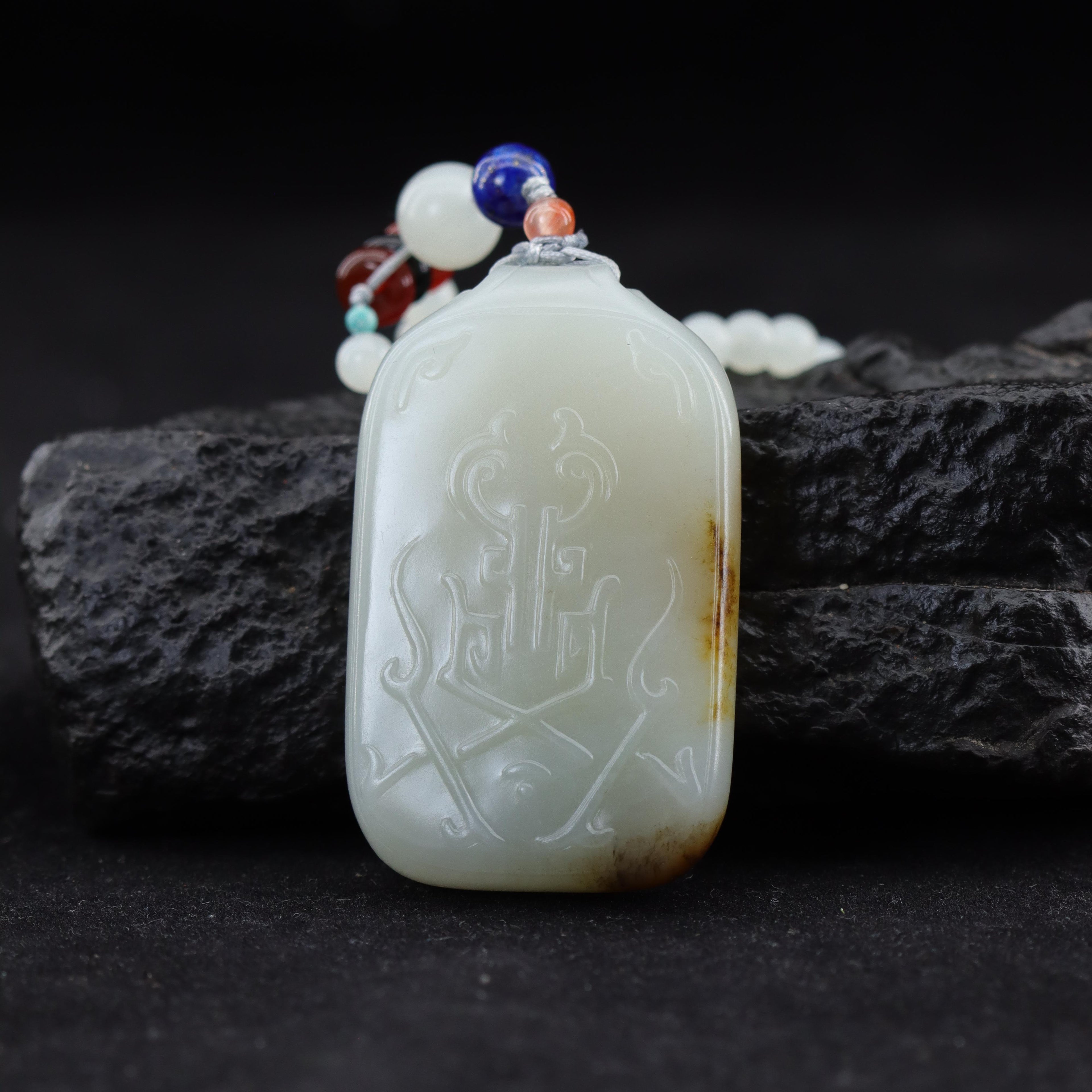 和田玉洒金皮无事牌（53.1g）