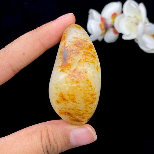 和田玉洒红皮籽料原石（78.7g）