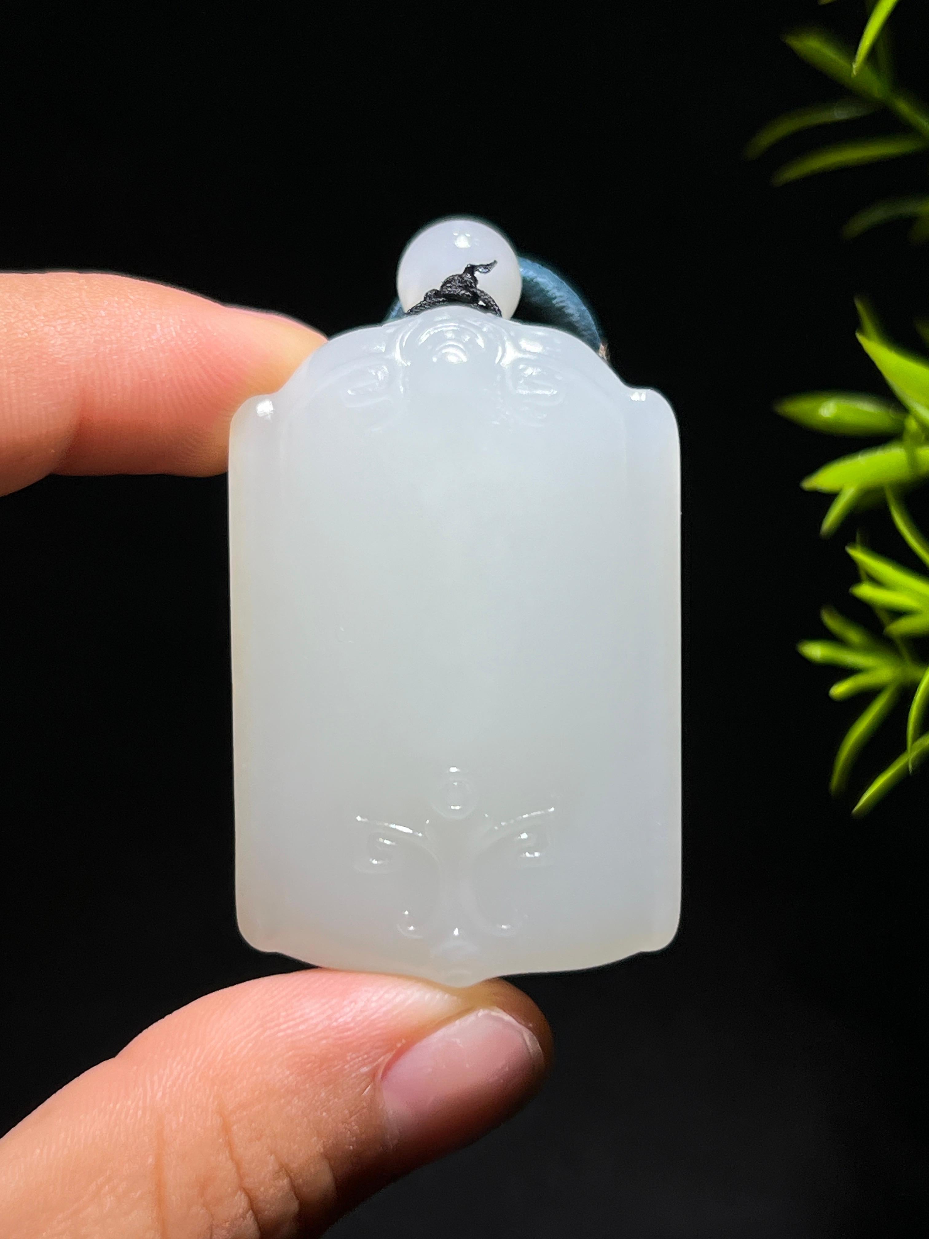 和田籽料白玉兽面无事牌（38.1g）