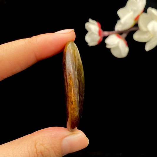 和田玉红皮籽料原石（26.5g）