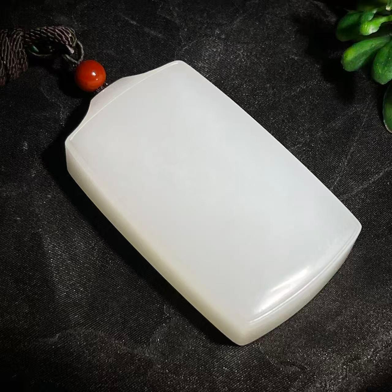 和田玉羊脂白玉无事牌（55.7g）