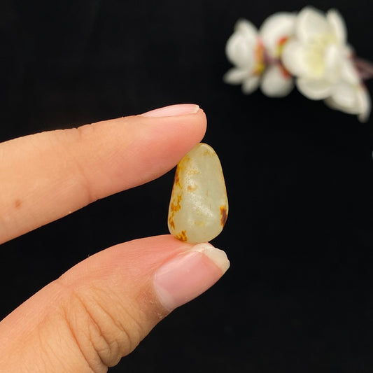 和田玉洒金皮籽料戒面籽（2.2g）