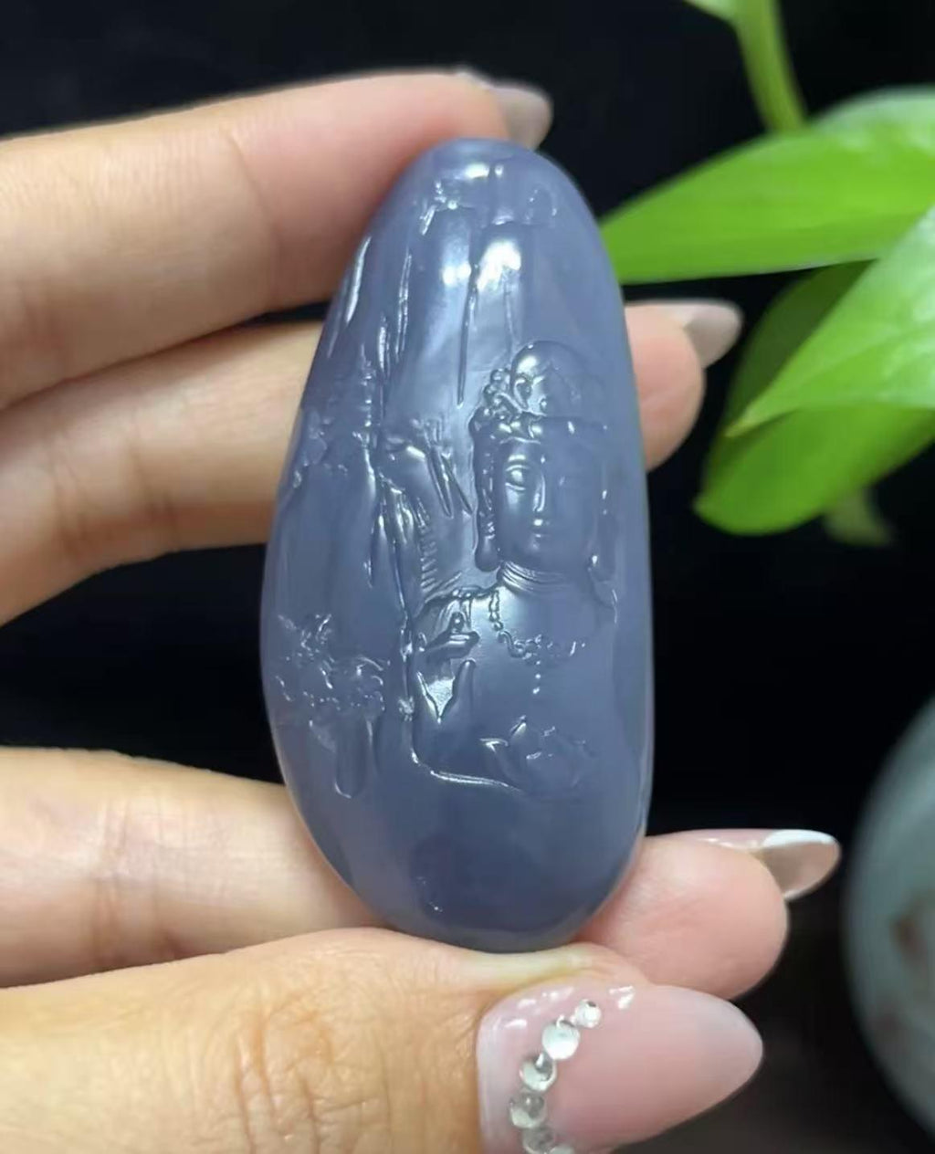 和田玉紫罗兰山水观音（29.5g）