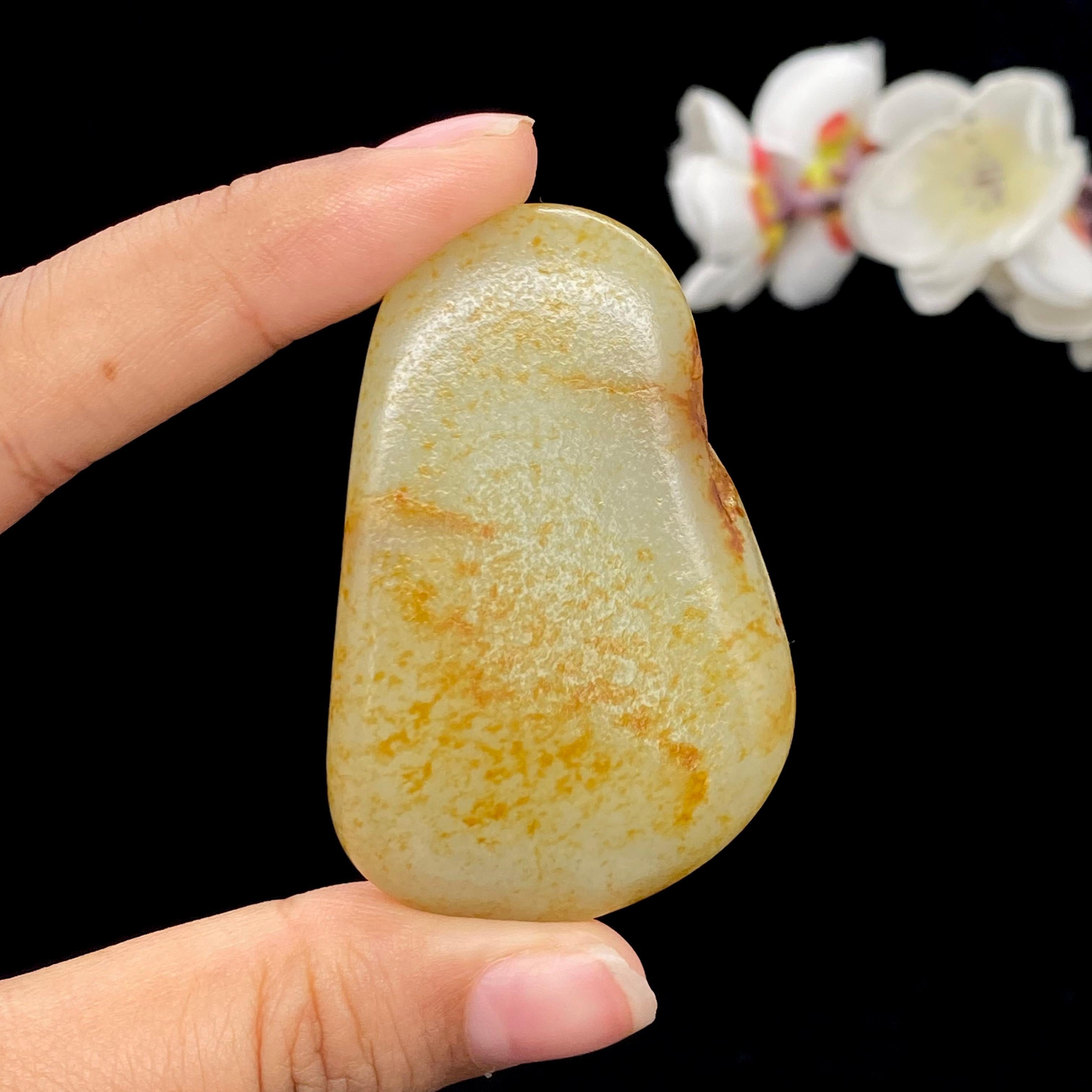 和田玉洒金皮籽料大挂件（52.4g）