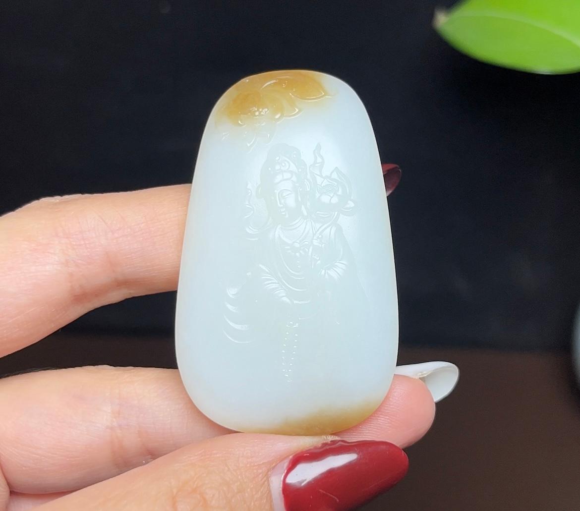 新疆和田玉且末天地糖白羊脂玉观音（30.0g）