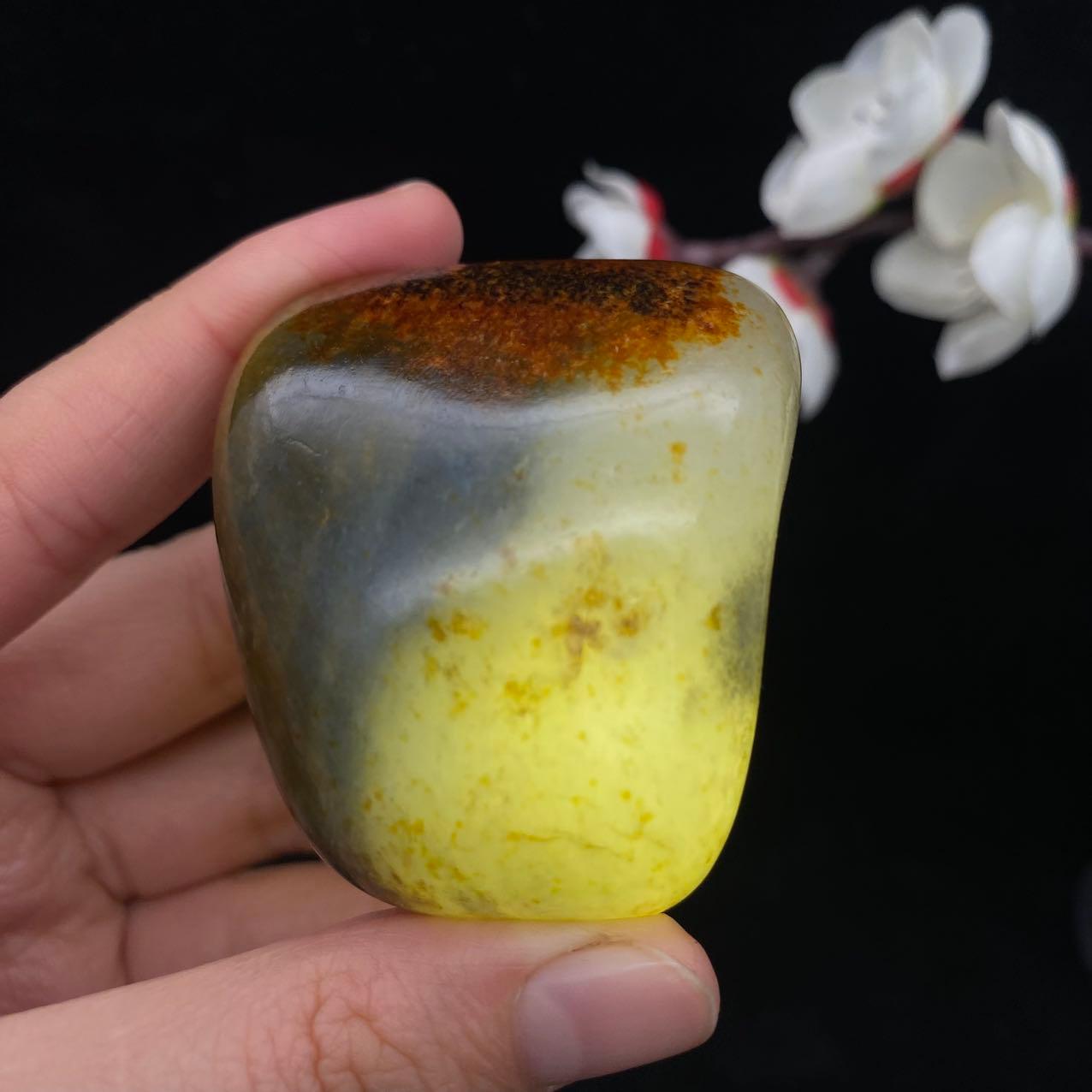 和田玉聚红皮青花籽料原石（96g）