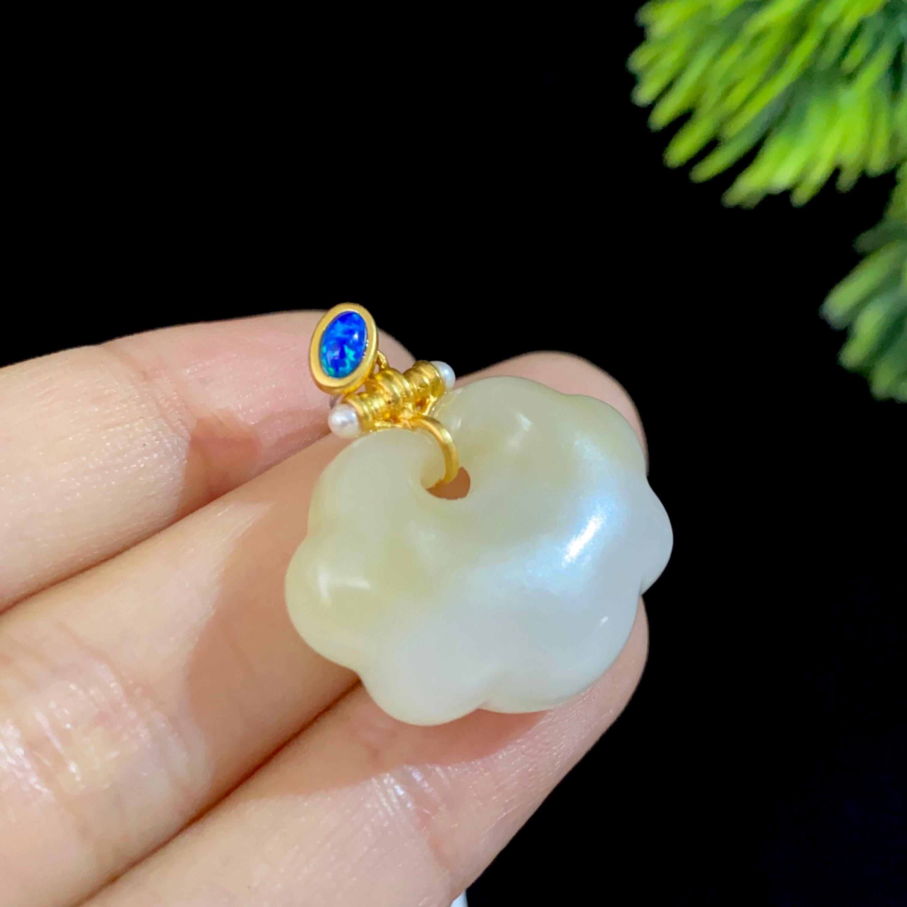 和田玉18k金糖白平安锁吊坠（8.0g）