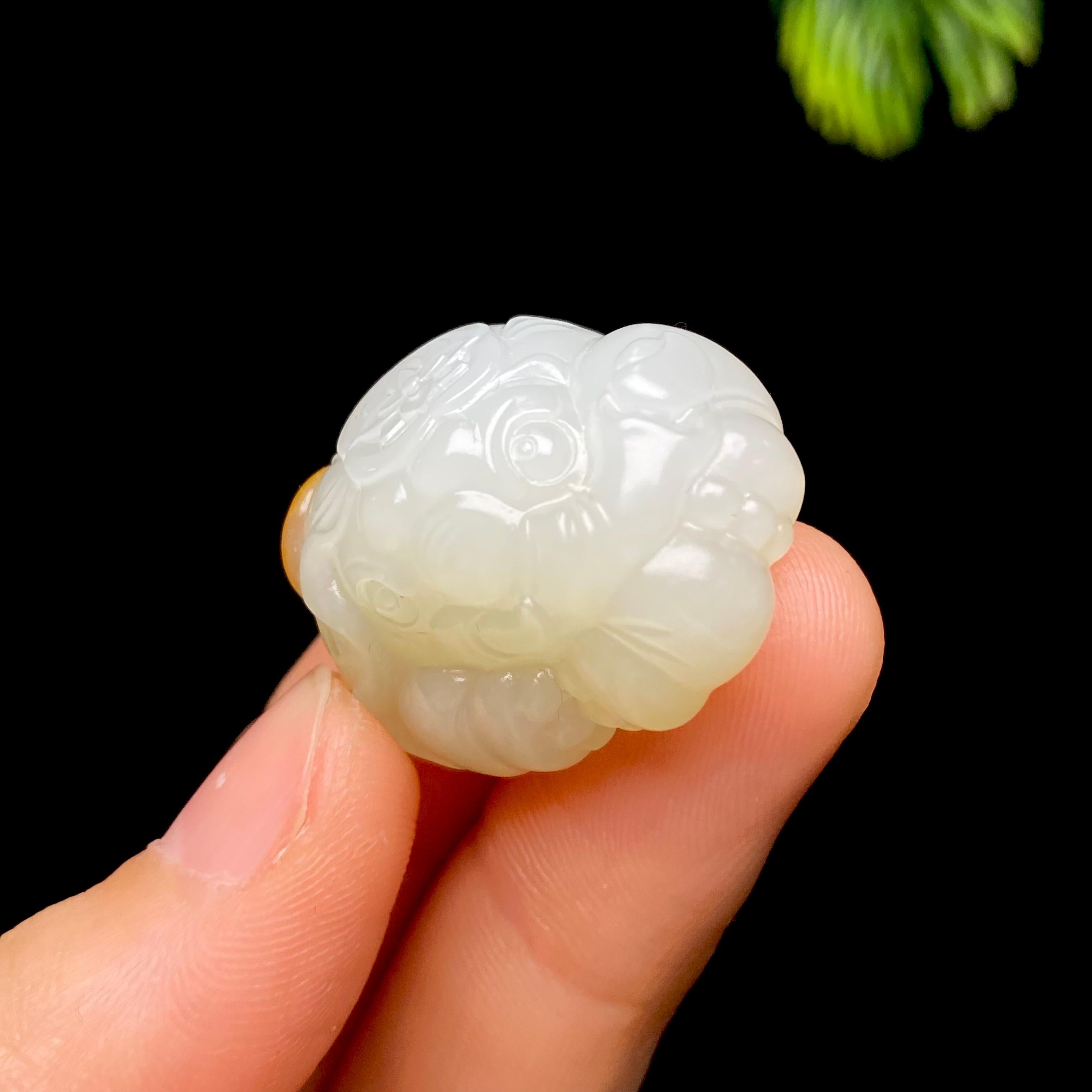 和田玉籽料太平有象（16.8g） – 厚德载玉