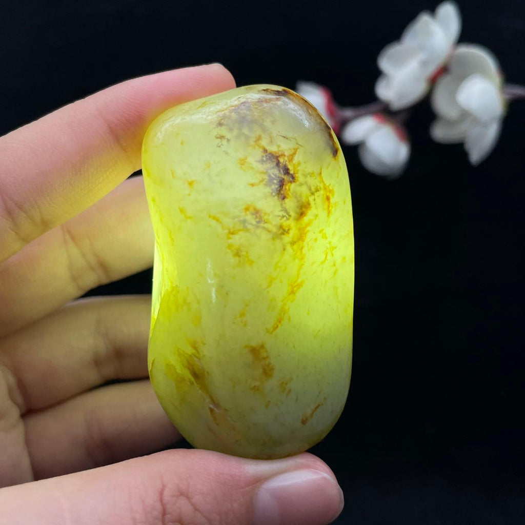 和田玉洒金皮籽料手把件（93.7g）
