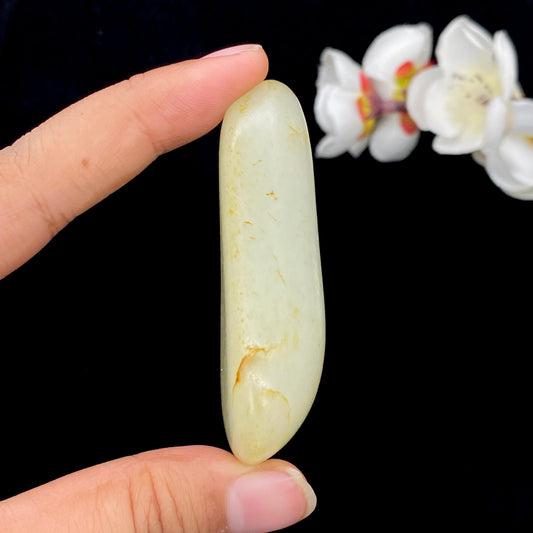 和田玉洒红皮籽料大挂件（59.1g）