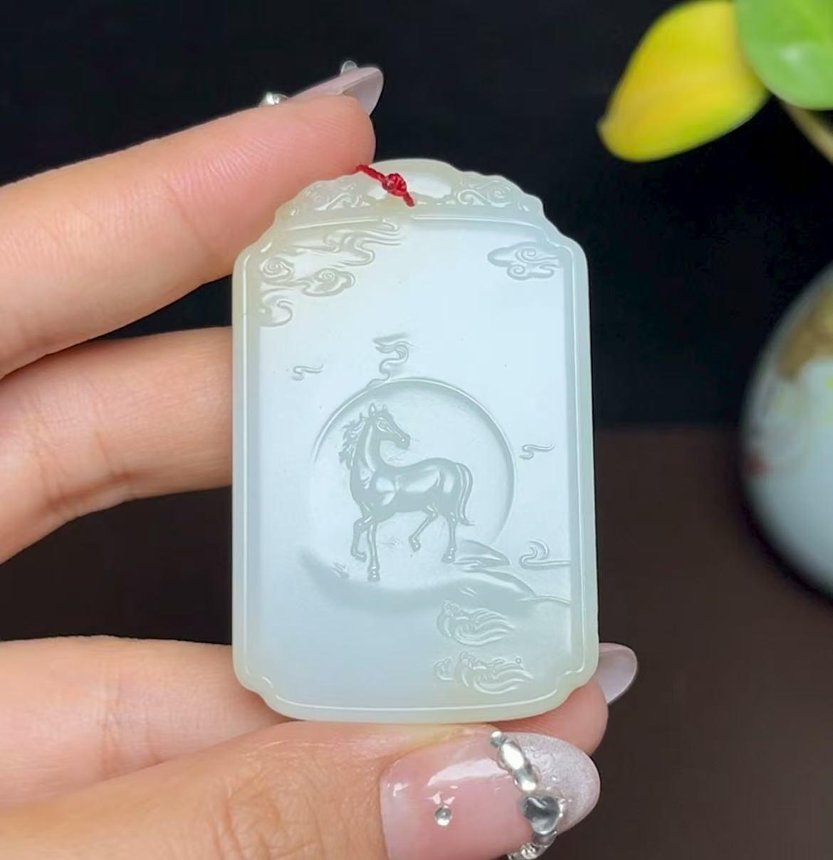 和田玉且末糖羊脂玉生肖马马到成功（37.2g）