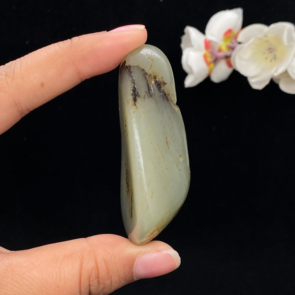 【超值推荐】和田玉青白玉带洒金皮籽料（73.7g）