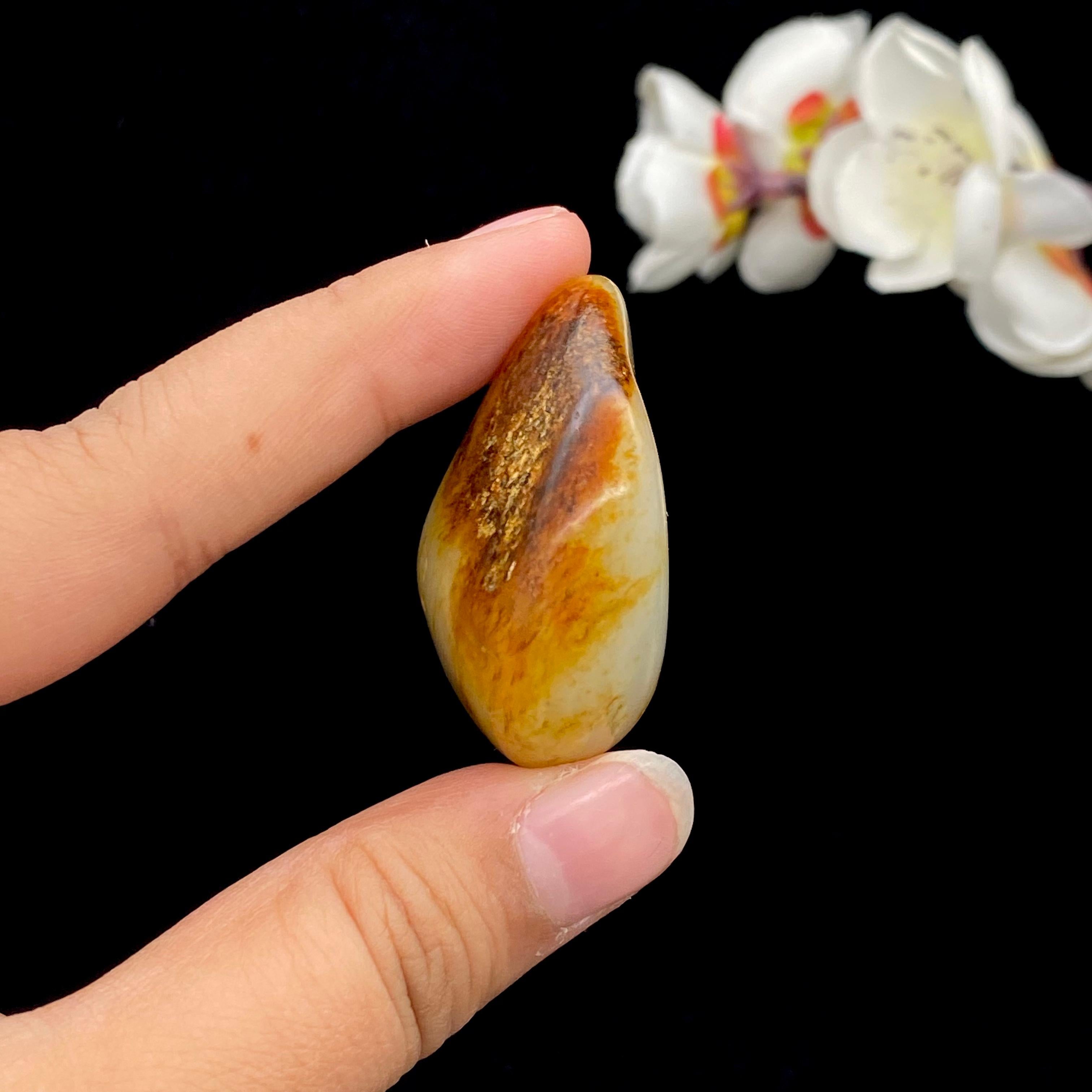 和田玉聚红皮籽料原石（36.5g）