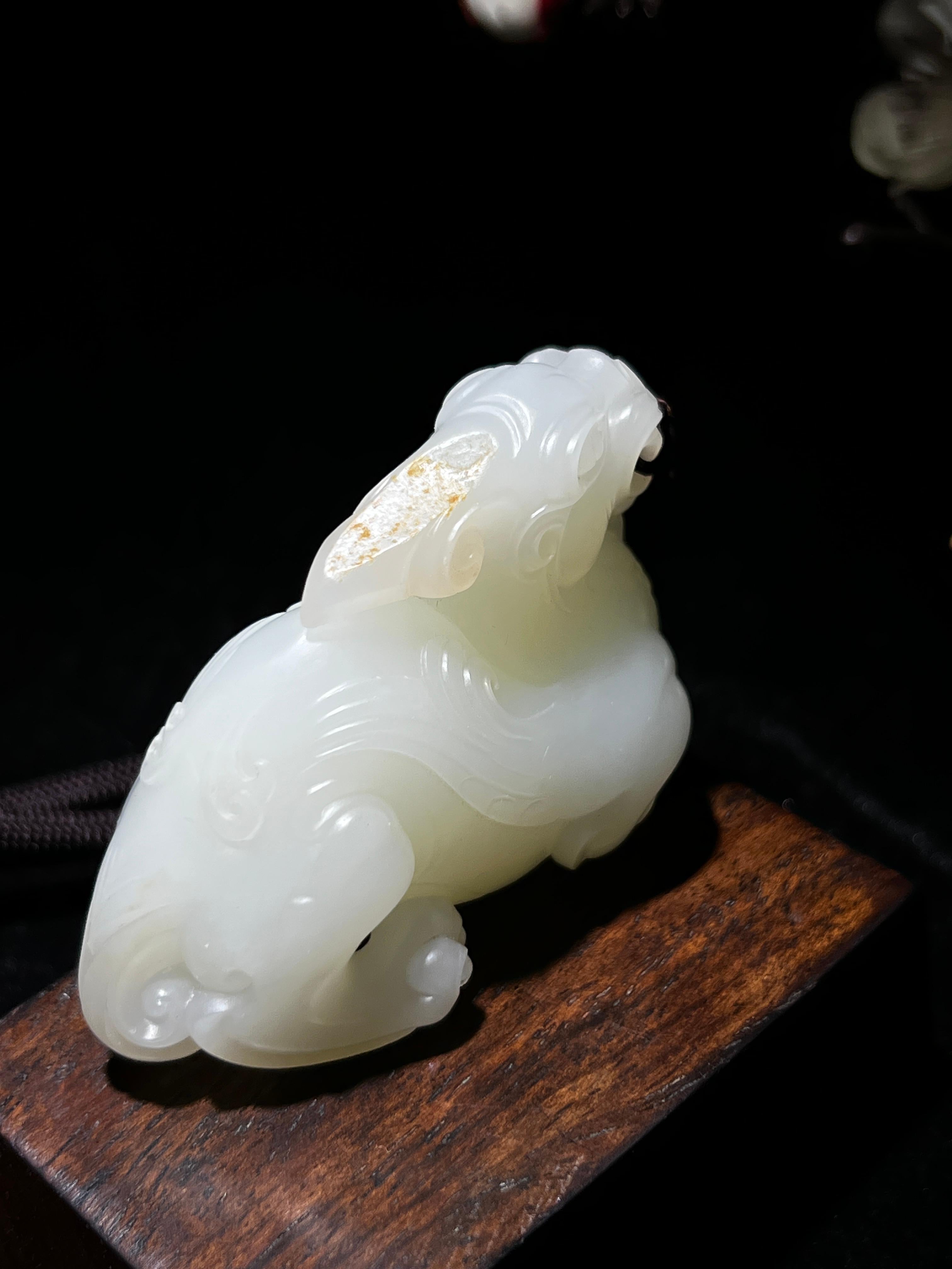 和田籽玉貔貅手把件（105.2g）