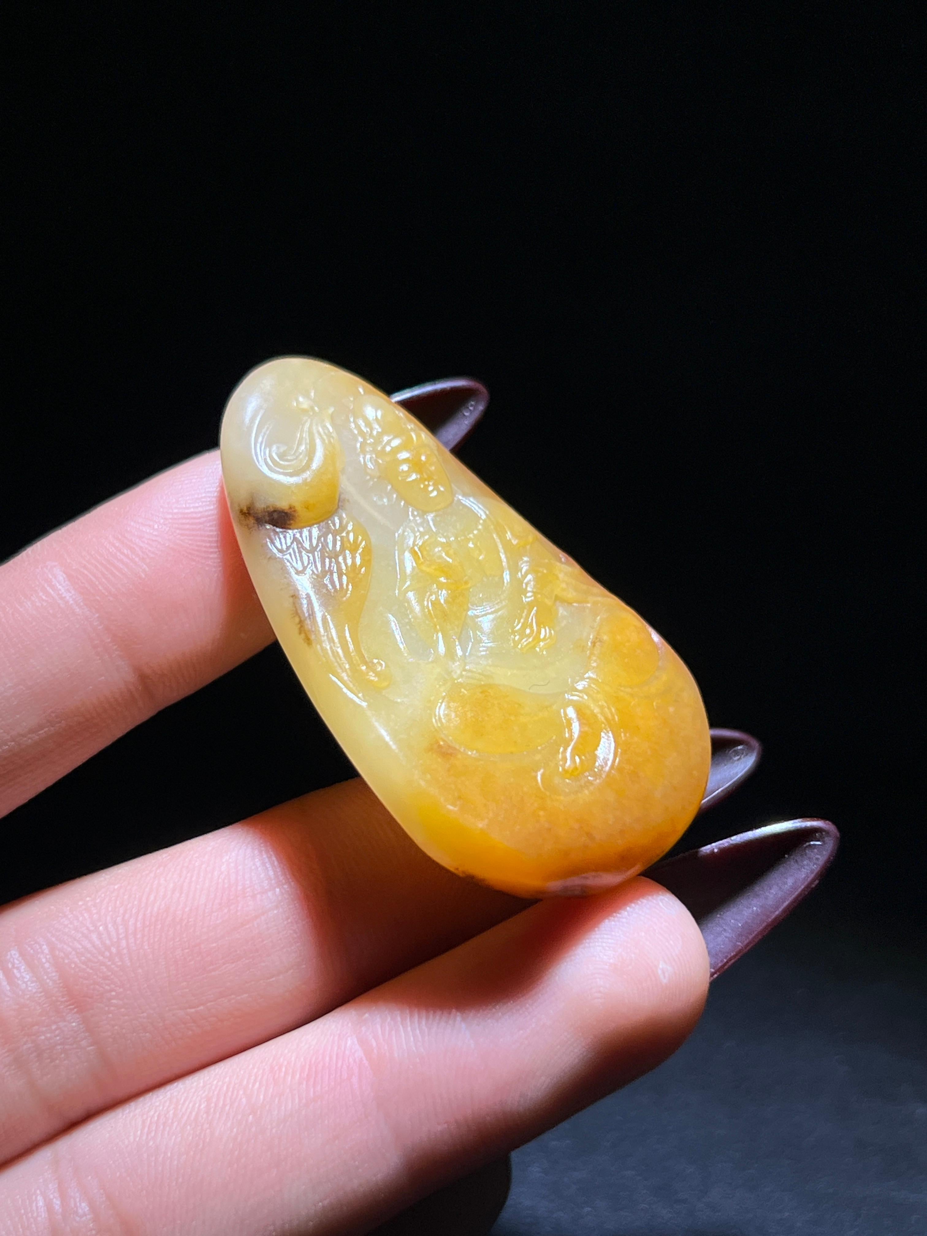 和田玉黄沁籽料观音（27.8g）
