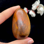 和田玉黄沁皮籽料手把件（135.3g）