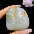 和田玉籽料龙行天下手把件（132.2g）