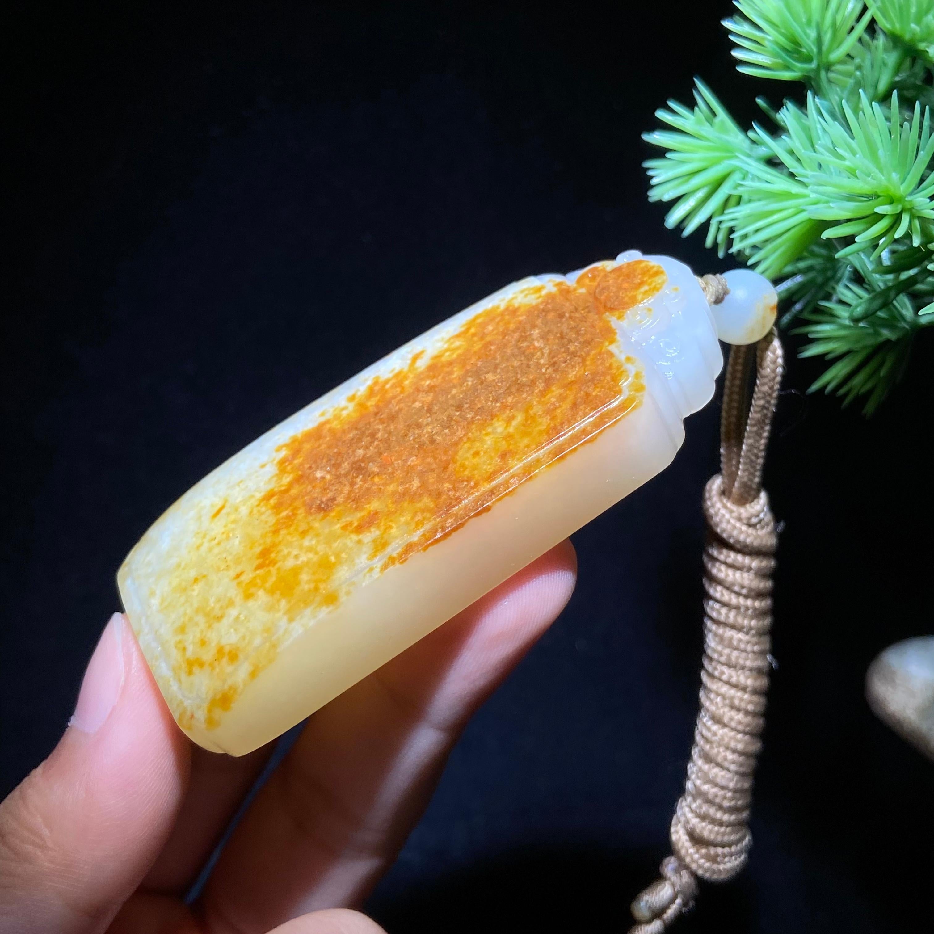 和田玉籽料无事牌（60.0g）