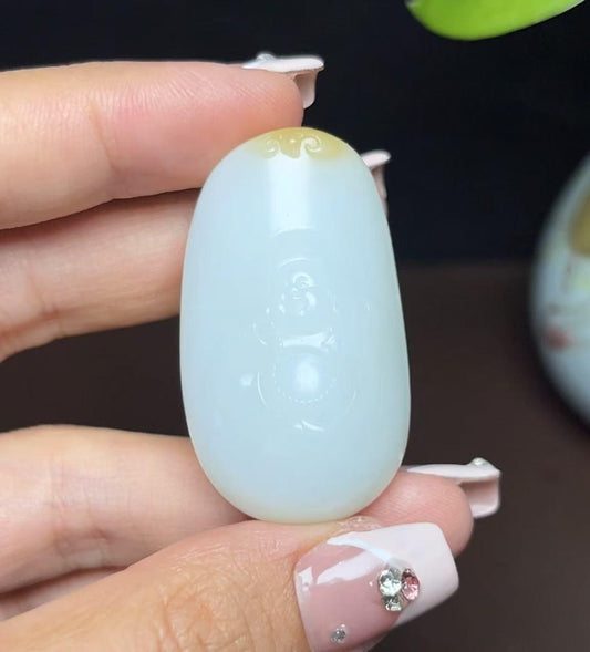 新疆和田玉且末糖白羊脂玉佛公（26.4g）