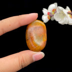 和田玉黄沁皮籽料挂件（21.2g）