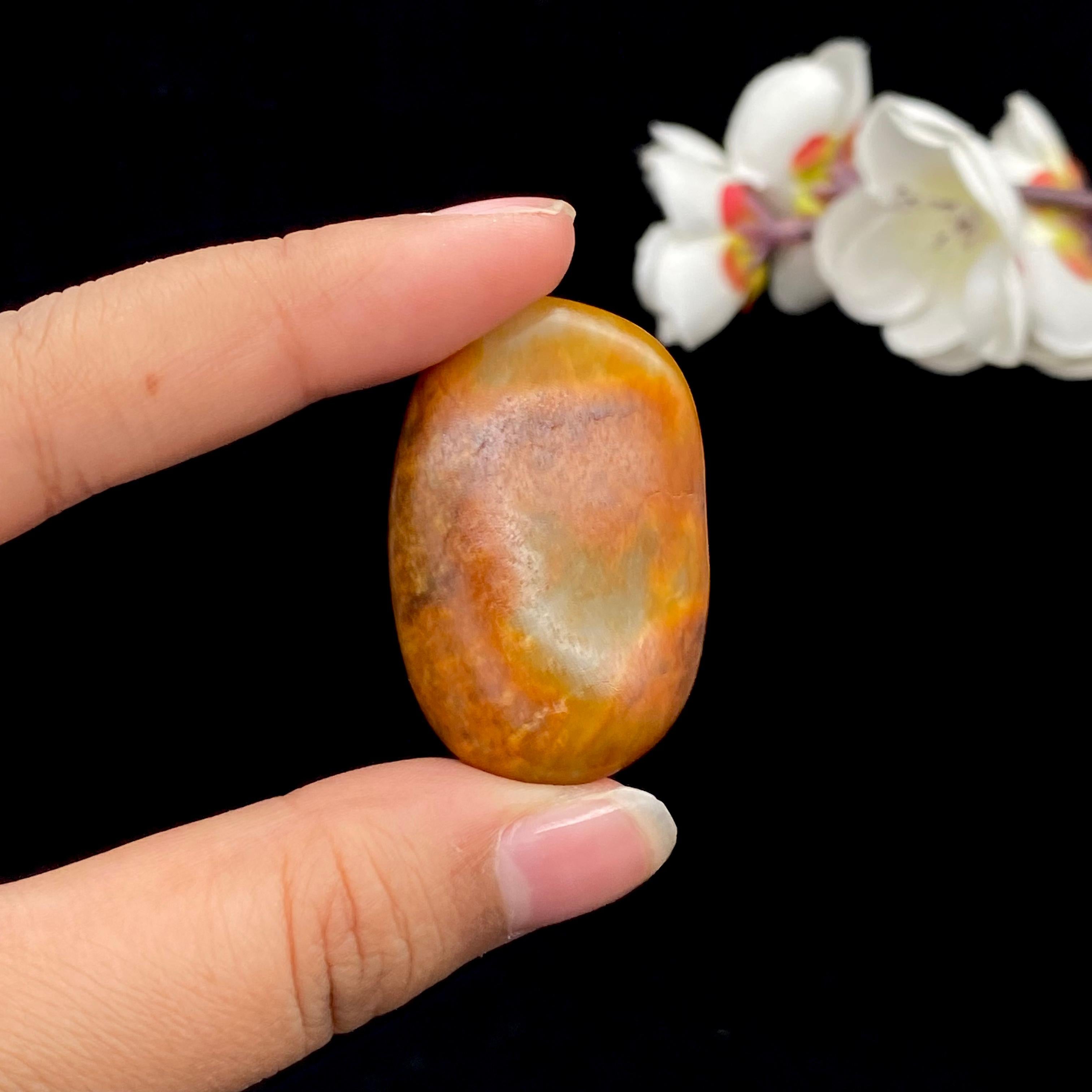 和田玉黄沁皮籽料挂件（21.2g）