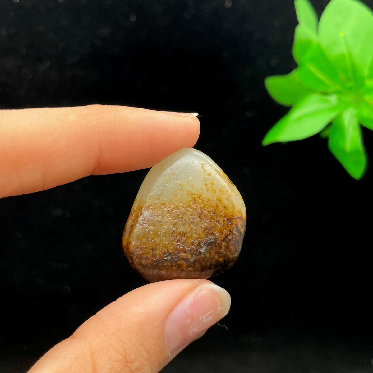 和田玉秋梨黑皮籽料（13.5g）
