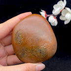 和田玉黄沁皮籽料【黄财神】手把件（176.9g）