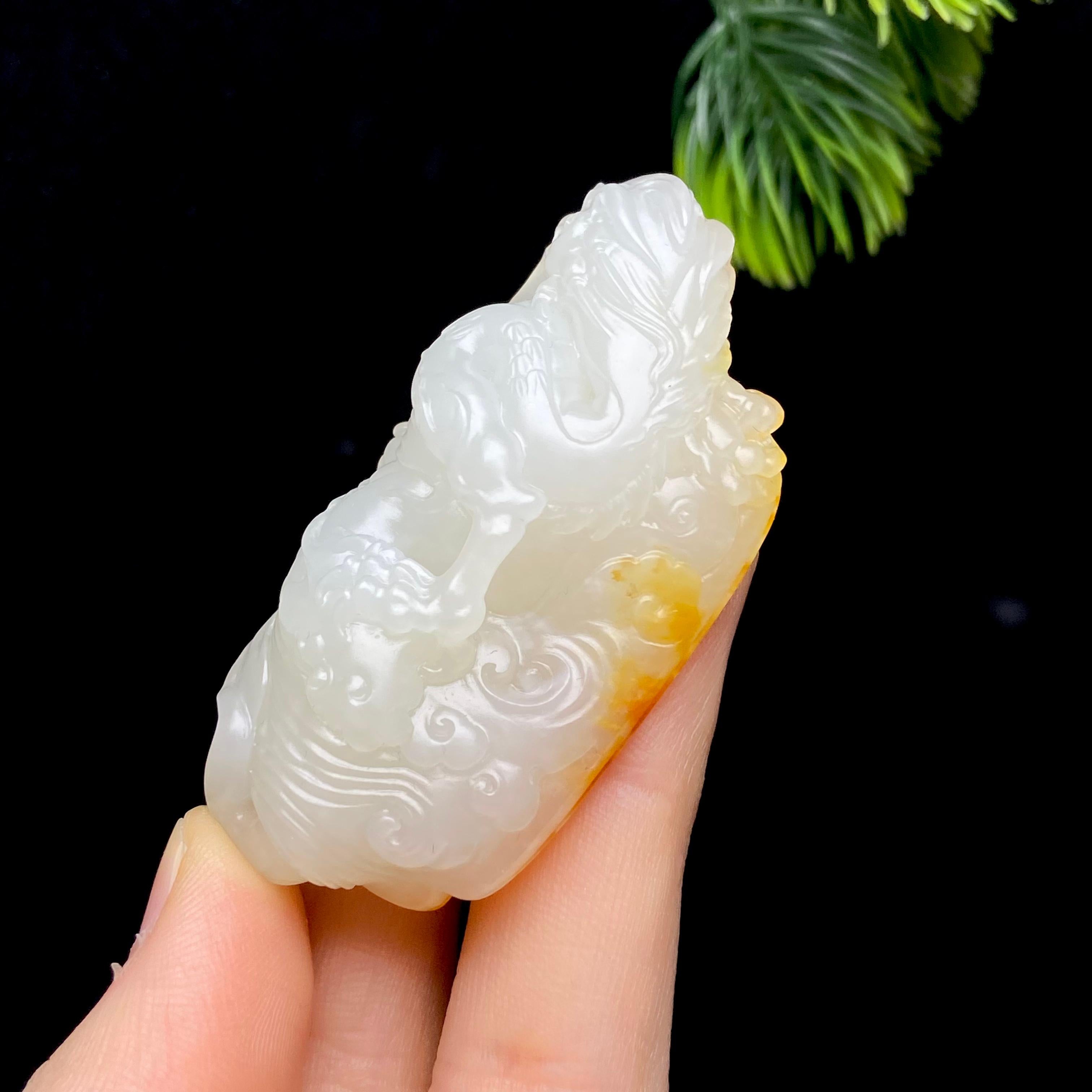 和田玉籽料龙纹把件（56.4g）