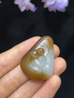 和田玉新疆且末料糖羊脂玉弥勒笑佛（15.5g）