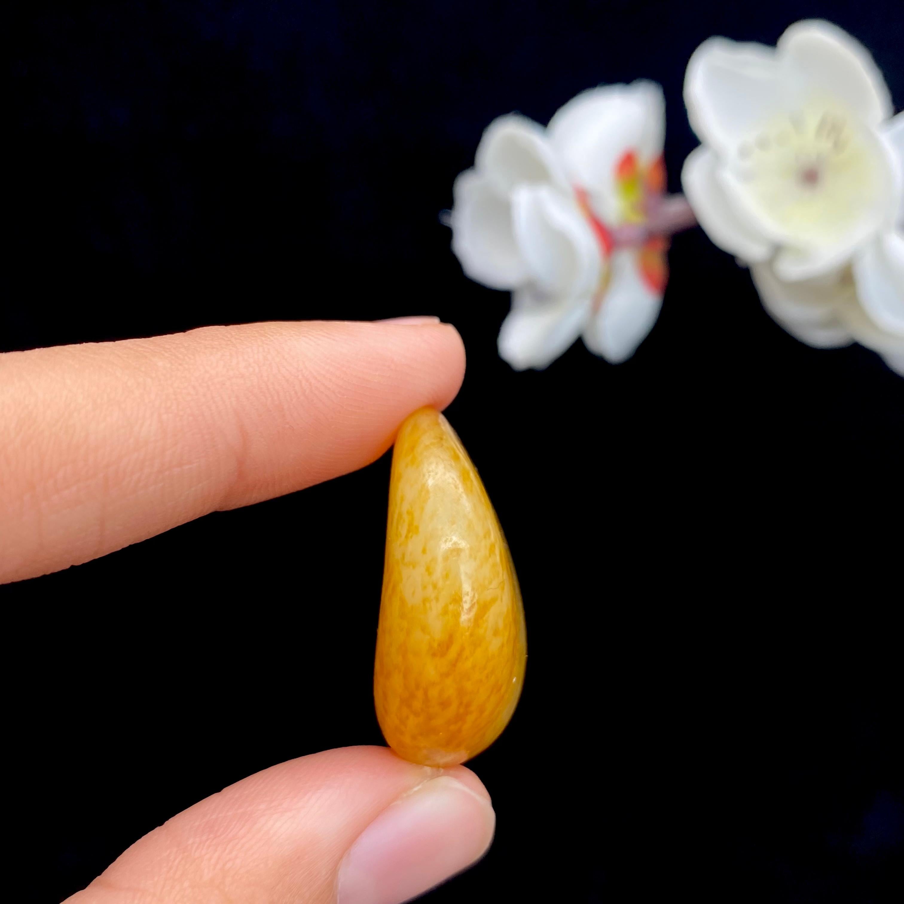 和田玉洒金皮籽料原石（13.7g）