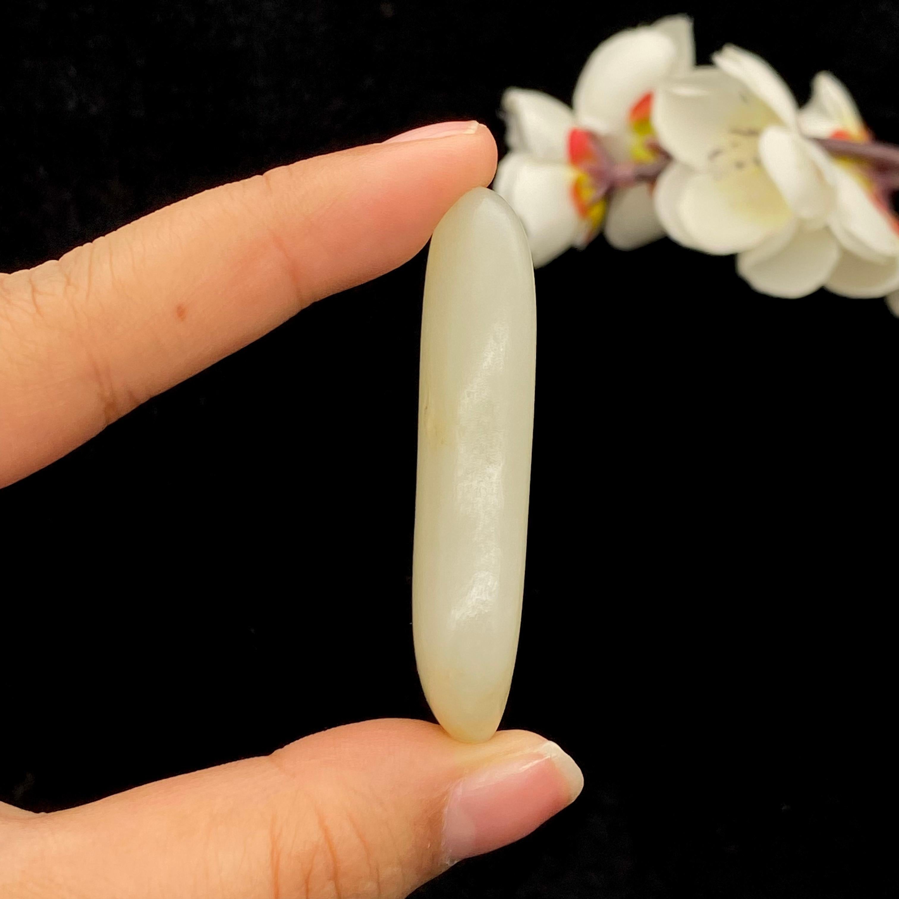 和田玉黄皮籽料挂件（30.8g）