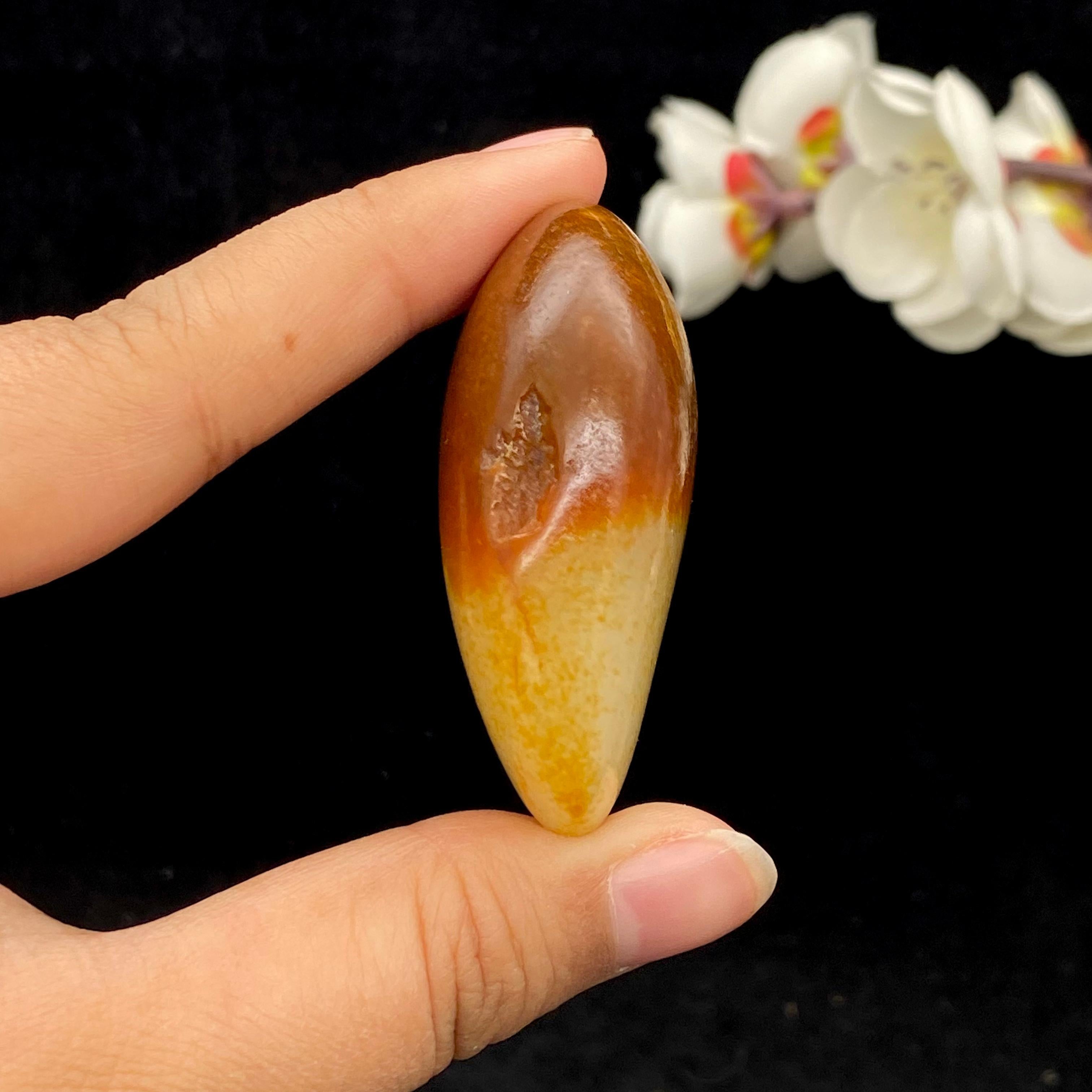 和田玉聚红皮籽料手把件（71.2g）