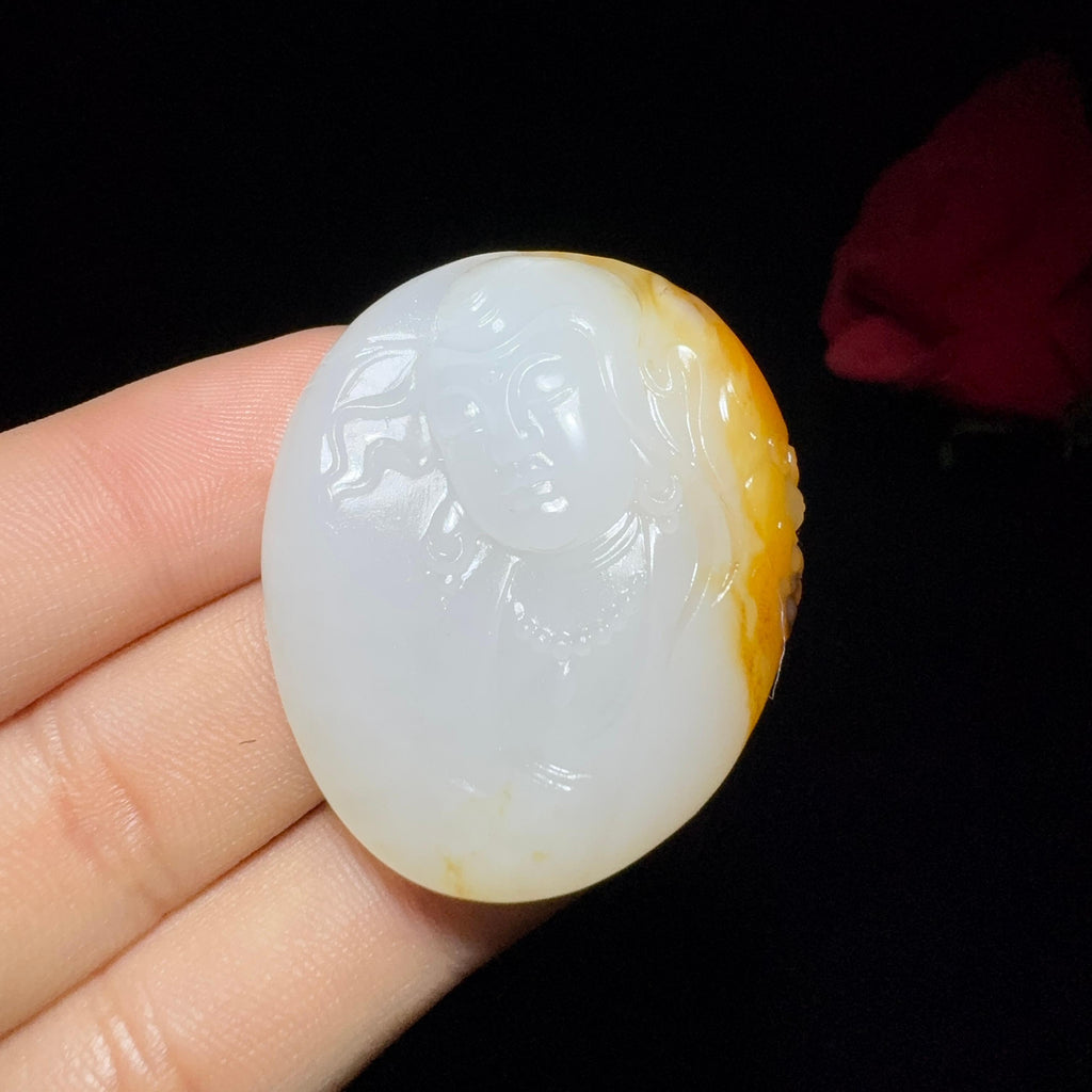 精品和田玉籽料观音挂件（20.9g）